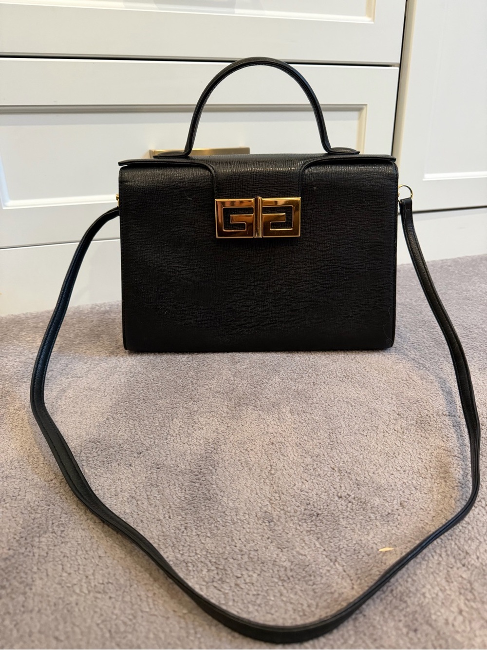 AUTHENTIC - Givenchy - Black Leather - Top-Handle Crossbody Bag